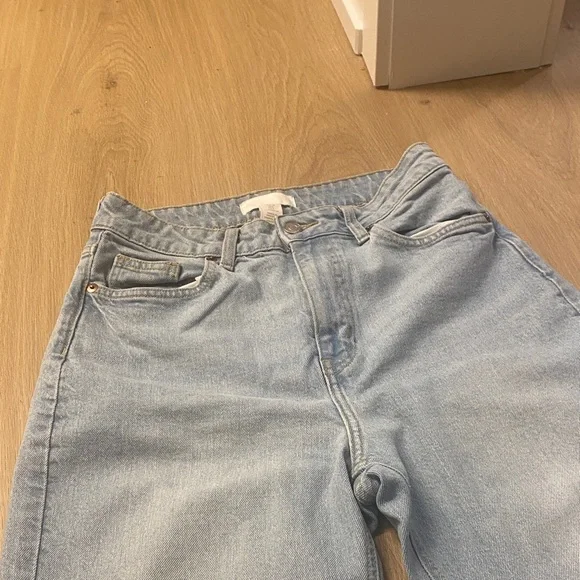 H&M Light Blue Denim Jeans - Picture 4 of 5